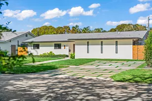 2451 NE 199th St, Miami, FL 33180 - Photo 5