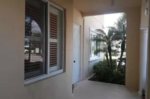 37 Harbour Isle Dr E, Fort Pierce, FL 34949 - Photo 1