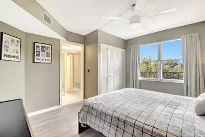 3951 Via Poinciana #415, Lake Worth, FL 33467 - Photo 11