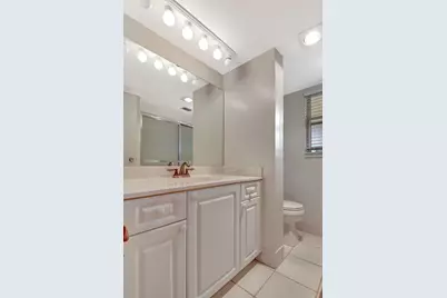 3951 Via Poinciana #415, Lake Worth, FL 33467 - Photo 17