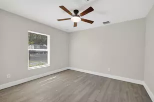 706 Dundas Ct, Fort Pierce, FL 34950 - Photo 13