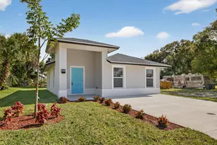 706 Dundas Ct, Fort Pierce, FL 34950 - Photo 3