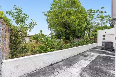 709 SW 9th Court, Delray Beach, FL 33444 - Photo 25