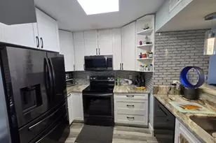 1105 Lake Shore Dr, Lake Park, FL 33403 - Photo 5