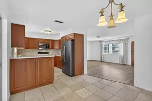 2631 NE Myrtle St, Jensen Beach, FL 34957 - Photo 5