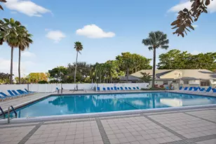 2240 N Cypress Bend Dr, Pompano Beach, FL 33069 - Photo 25