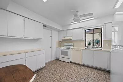 2 Ridge Pointe Drive #A, Boynton Beach, FL 33435 - Photo 5