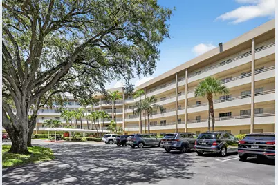 3960 Oaks Clubhouse Drive #512, Pompano Beach, FL 33069 - Photo 3