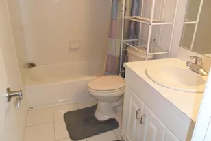 681 S Hollybrook Dr, Pembroke Pines, FL 33025 - Photo 9