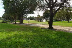 681 S Hollybrook Dr, Pembroke Pines, FL 33025 - Photo 29