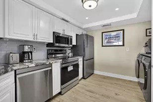 2400 Presidential Way, West Palm Beach, FL 33401 - Photo 9