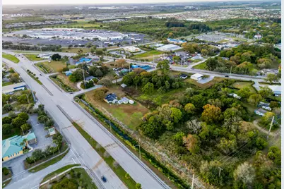 2111 S 37th Street, Fort Pierce, FL 34947 - Photo 3