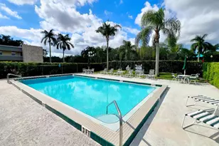 126 Sparrow Dr, Royal Palm Beach, FL 33411 - Photo 5