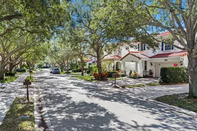 622 Castle Drive, Palm Beach Gardens, FL 33410 - Photo 3