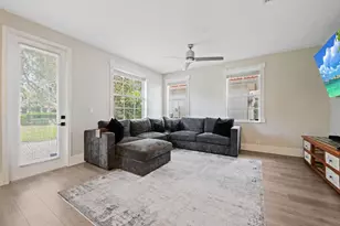 622 Castle Dr, Palm Beach Gardens, FL 33410 - Photo 9