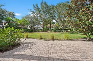 622 Castle Dr, Palm Beach Gardens, FL 33410 - Photo 27