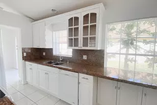 3830 Circle Lake Dr, West Palm Beach, FL 33417 - Photo 5