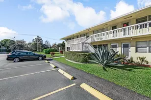 103 Sussex F, West Palm Beach, FL 33417 - Photo 3