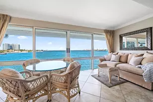 400 Wilma Cir, Riviera Beach, FL 33404 - Photo 1