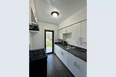 7035 Rue Granville, Miami Beach, FL 33141 - Photo 5