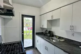 7035 Rue Granville, Miami Beach, FL 33141 - Photo 5