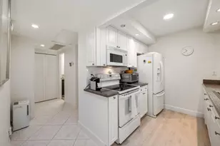 250 NE 20th St, Boca Raton, FL 33431 - Photo 3