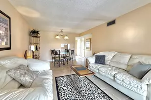 2515 NE 2nd Ct, Boynton Beach, FL 33435 - Photo 3