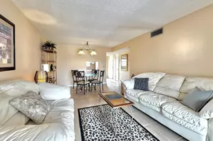 2515 NE 2nd Ct, Boynton Beach, FL 33435 - Photo 3