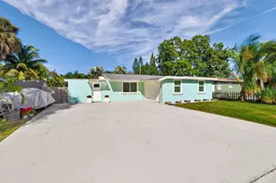 5565 Papaya Rd, West Palm Beach, FL 33413 - Photo 3