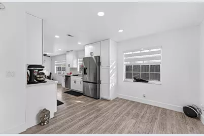 851 SW 67th Avenue, North Lauderdale, FL 33068 - Photo 13