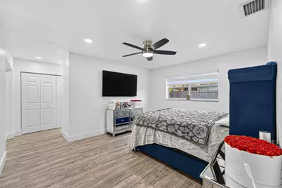 851 SW 67th Avenue, North Lauderdale, FL 33068 - Photo 23