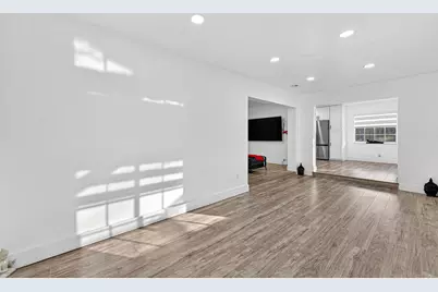 851 SW 67th Avenue, Pompano Beach, FL 33068 - Photo 17