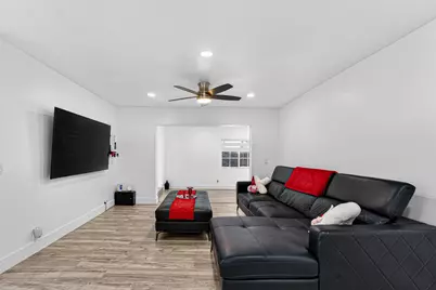 851 SW 67th Avenue, Pompano Beach, FL 33068 - Photo 5