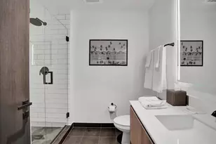 398 NE 5th St, Miami, FL 33132 - Photo 11