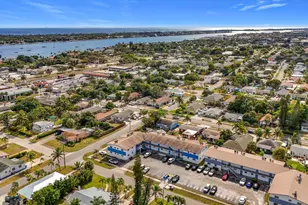 410 W Palm St, Lantana, FL 33462 - Photo 3