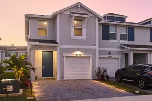 5735 SE Edgewater Cir, Stuart, FL 34997 - Photo 3