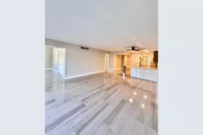 545 Oaks Lane #201, Pompano Beach, FL 33069 - Photo 7