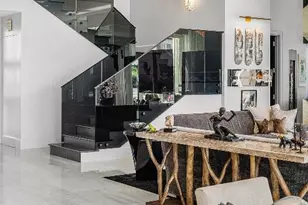 896 NE Mulberry Dr, Boca Raton, FL 33487 - Photo 9