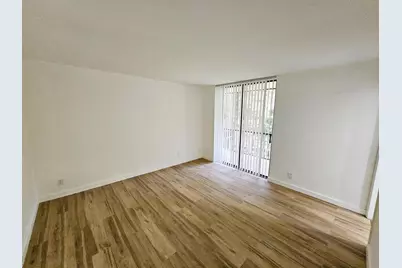 5220 Las Verdes Circle #317, Delray Beach, FL 33484 - Photo 11