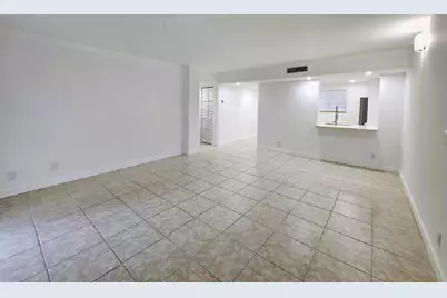 5220 Las Verdes Circle #317, Delray Beach, FL 33484 - Photo 5