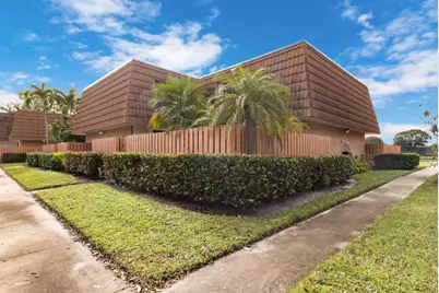 245 Charter Way, West Palm Beach, FL 33407 - Photo 1