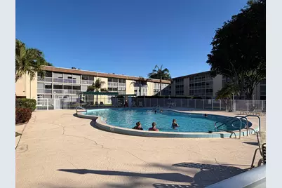 100 Village Green Circle E #312, Palm Springs, FL 33461 - Photo 5