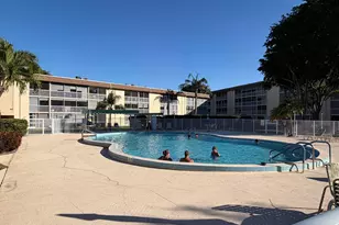 100 Village Green Cir E, Palm Springs, FL 33461 - Photo 5