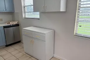 186 Dorset E, Boca Raton, FL 33434 - Photo 3