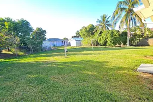 323 Seminole Ct, Pahokee, FL 33476 - Photo 15