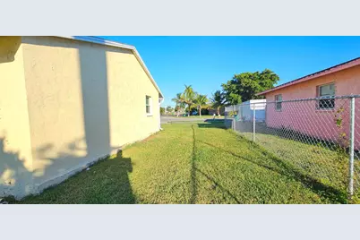 323 Seminole Court, Pahokee, FL 33476 - Photo 13