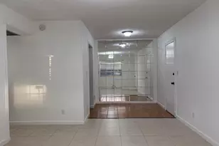 298 SW 6th St, Boca Raton, FL 33432 - Photo 5