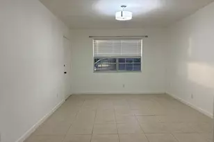 298 SW 6th St, Boca Raton, FL 33432 - Photo 25