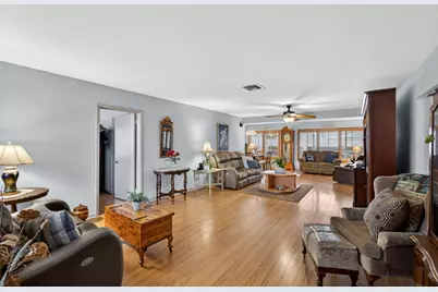 1610 Crest Drive, Lake Worth, FL 33461 - Photo 9