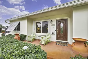 1610 Crest Dr, Lake Worth, FL 33461 - Photo 3